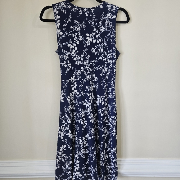 Blue floral faux wrap dress - Picture 4 of 6